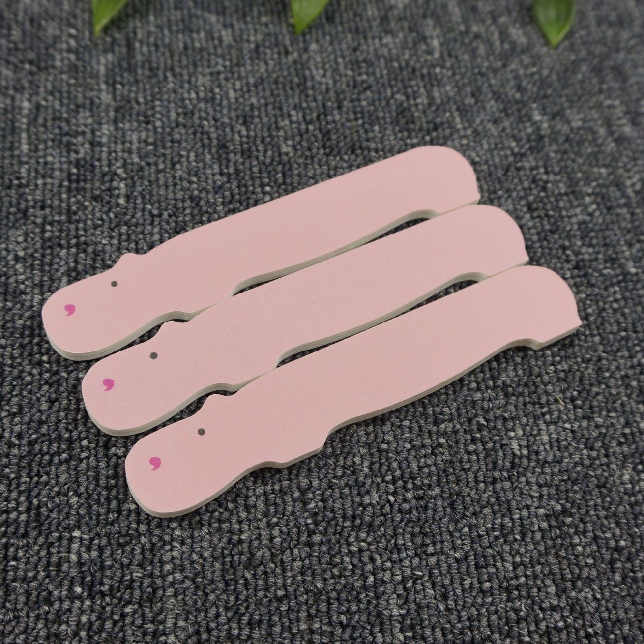 Tampón de uñas de dos colores de gran venta con forma de hipopótamo